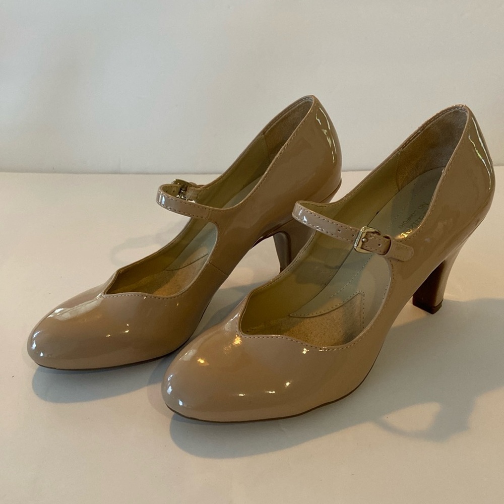 Naturalizer Mary Jane Pump Beige Size 7.5